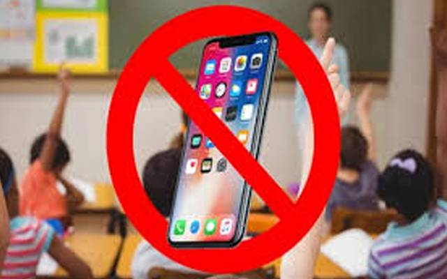 سکولوں میں سمارٹ فونز کے استعمال پر پابندی عائد 