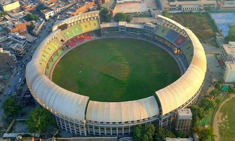 سیلاب زدگان کے لیے میچ، عمران خان کرکٹ اسٹیڈیم سج گیا