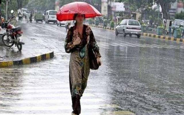 لاہور کے مختلف علاقوں میں ہلکی بارش