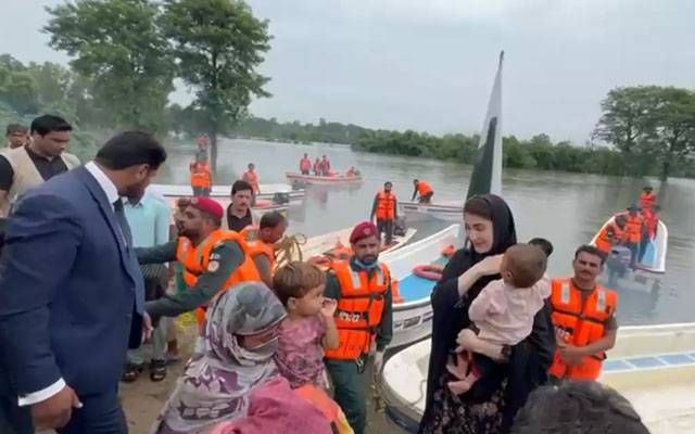 وزیر اعلیٰ مریم نواز کی شدید بارش کے دوران سرحدی علاقے تلوار پوسٹ آمد، ریلیف کیمپ کا دورہ کیا