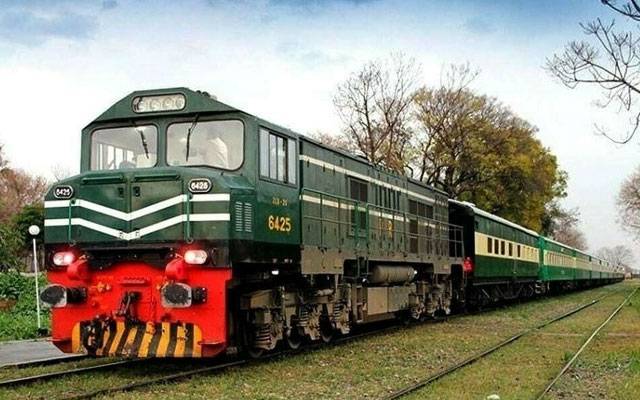 پشاور سے کوئٹہ آنیوالی جعفر ایکسپریس کو سکیورٹی خدشات پر سبی میں روک لیا گیا