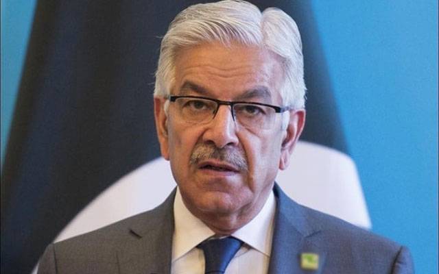 پاک فوج ملک و قوم کا تحفظ اپنے خون کی آبیاری سے کر رہی ہے؛ وزیر دفاع
