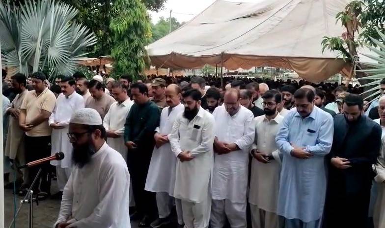 وفاقی وزیر بحری امور جنید انوار کی والدہ انتقال کر گئیں،نماز جنازہ ادا 