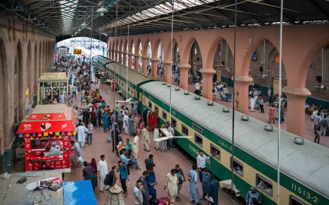 ٹرینوں کا شیڈول تبدیل، لاہور سے کراچی جانیوالی دو ٹرینیں منسوخ