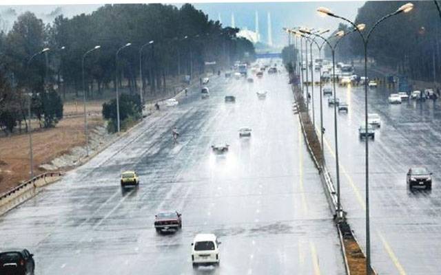 سنٹرل ریجن کے مختلف مقامات پر موسلا دھار بارش; موٹر وے پولیس کی ہدایات جاری 