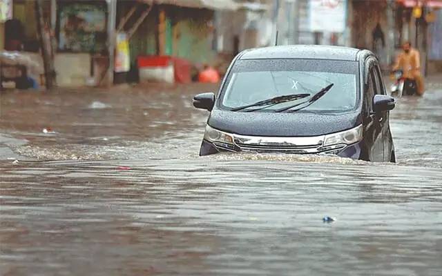 موسلا دھار بارش؛ نشیبی مارکیٹوں میں سیلابی کیفیت
