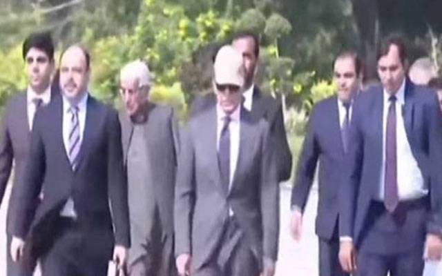 اسرائیلی حملوں کیخلاف اظہارِ یکجہتی،وزیراعظم ایک روزہ دورے پر قطر روانہ  