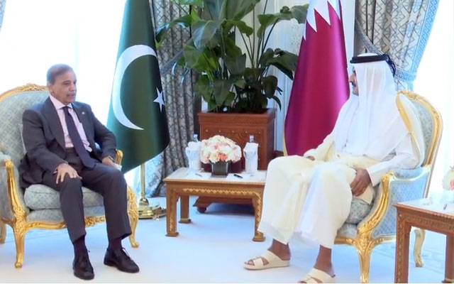 قطر کا دورہ؛ وزیراعظم کی قطر کے امیر شیخ تمیم بن حمد الثانی سے ملاقات