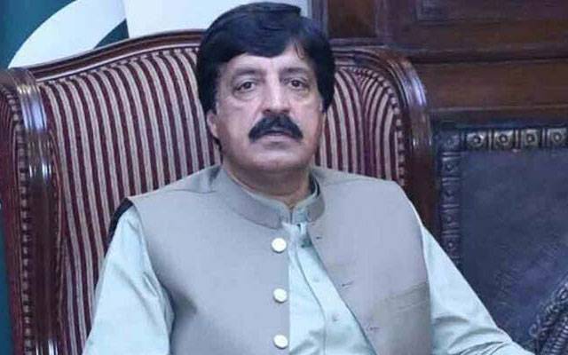 پنجاب کے گورنر سے پاکستان کی پہلی خواتین بیس بال کی کوچ مناہل احمد کی ملاقات 