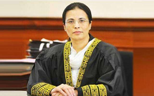  جسٹس عائشہ اے ملک کا سکواڈ حادثے کا شکار