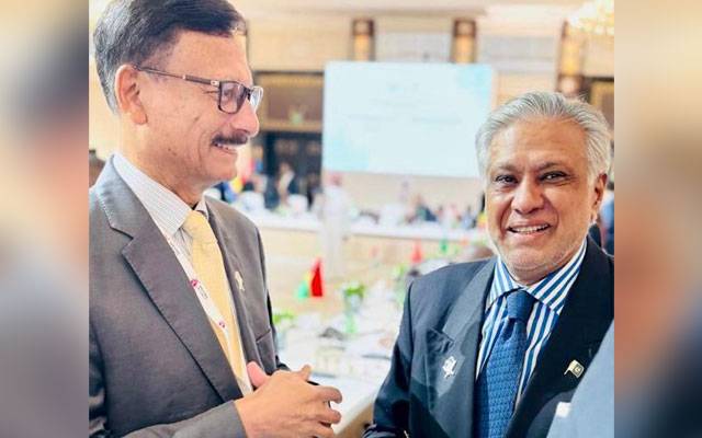 اسحاق ڈار کی بنگلہ دیش کے مشیر خارجہ محمد توحید حسین سے دوحہ میں ملاقات