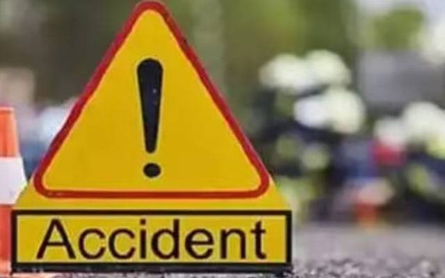 سکول وین اور کیری ڈبہ میں تصادم،خاتون ٹیچر سمیت 10 بچے زخمی