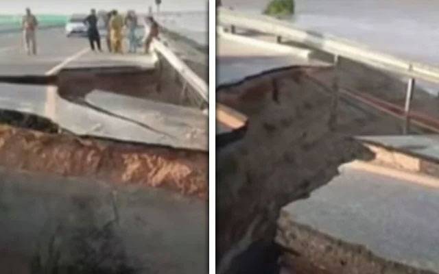 جلالپور پیر والا کے قریب موٹروے کا حصہ سیلاب کی نذر