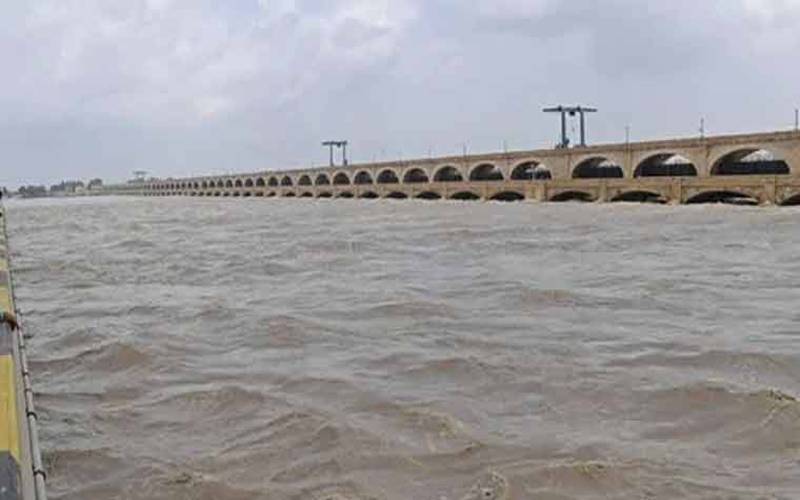 پنجاب کے دریاؤں میں پانی کی سطح بلند ,کئی مقامات پر نچلے درجے کا سیلاب