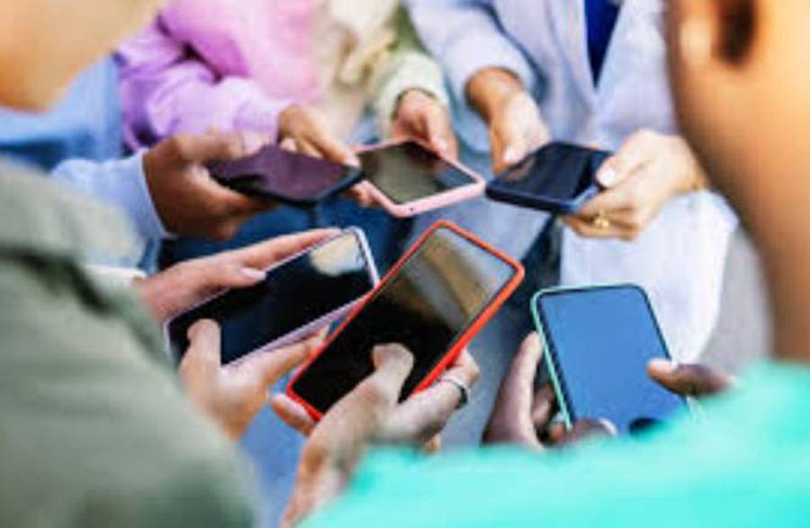 Phones baned in schools, City42, Mobile Phone and social media, 