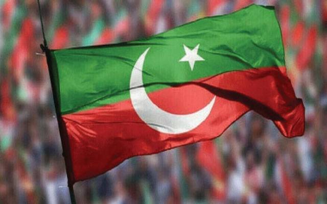 پی ٹی آئی کے 17 سینیٹرز نے قائمہ کمیٹیوں سے استعفیٰ 
