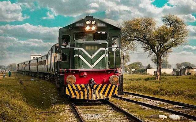 ریلویز نے ٹرینوں کی حالیہ آؤٹ سورسنگ معطل کر دی