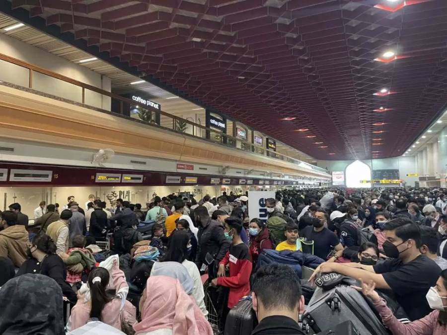 Airports under cyber attack, cyber attack, System down, check in and boarding system collapsed 