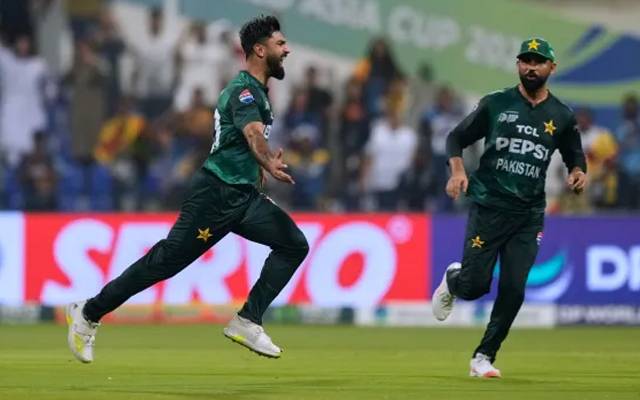 سپرفور راؤنڈ کے دوسرے میچ میں پاکستانی باؤلرز نے حریف سری لنکا کے بیترز کو خون کے آنسو رلا دیئے