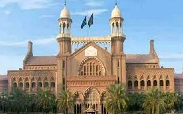 جناح ہسپتال کے ریٹائرڈ ملازم کے پینشن واجبات؛ اکاونٹنٹ جنرل  لاہور ہائی کورٹ طلب
