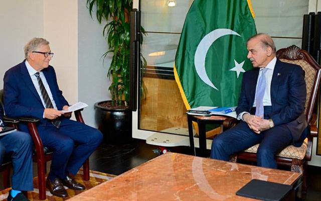 وزیراعظم کی بل گیٹس سے ملاقات، معیشت کی ڈیجیٹلائزیشن میں تعاون جاری رکھنے کے عزم کا اعادہ