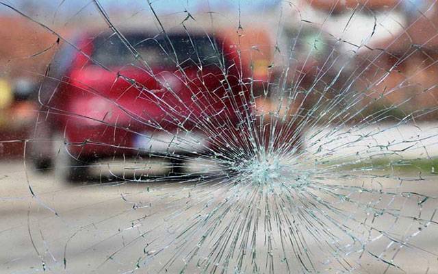 موٹروے ایم 4 کے قریب خوفناک ٹریفک حادثہ، 3 افراد جاں بحق 