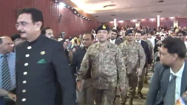 ڈی جی آئی ایس پی آر کا پنجاب یونیورسٹی لاہور کا دورہ، طلبہ کیساتھ خصوصی نشست