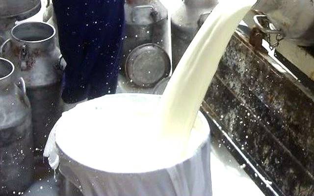 ڈیری فارمرز کا دودھ کی قیمت میں 50 روپے فی کلو اضافے کا مطالبہ