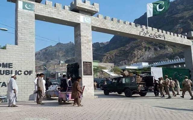 ہمشکلوں کے پاسپورٹ پر پاکستان آنیوالی خاتون سمیت 5 افراد ڈی پورٹ
