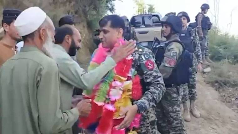 پاک فوج کا دیر اور زگئی میں خوارج کیخلاف اقدامات پر پرتپاک استقبال