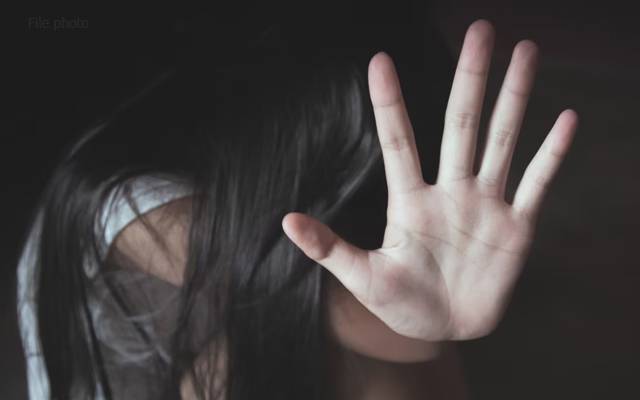 اوکاڑہ : باپ کی  بیٹی سے زیادتی، بچے کی پیدائش کے بعد دونوں کو قتل کر دیا