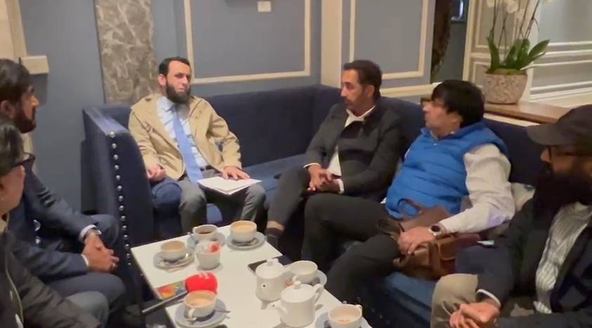 صحافی بیرون ملک میں پاکستان کا بیانیہ اور مثبت تشخص پیش کر رہے ہیں؛ عطا تارڑ 