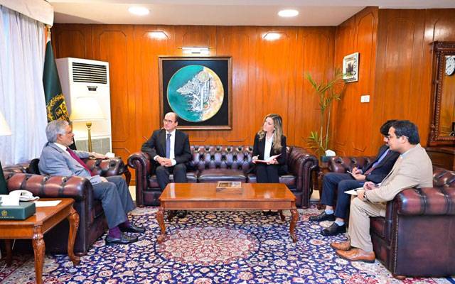 اسحاق ڈار سے ہنگری کے سفیر کی ملاقات، باہمی دلچسپی کے امور پر تبادلہ خیال