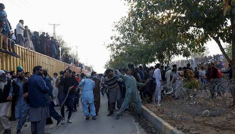 جوڈیشل کمپلیکس توڑ پھوڑ کیس؛  شبلی فراز اور دیگر کے وارنٹ گرفتاری جاری ہوگئے