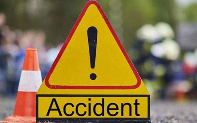 شکارپور: تیز رفتار گاڑی نے سوئے افراد کو کچل دیا، 5 بچوں سمیت 8 جاں بحق