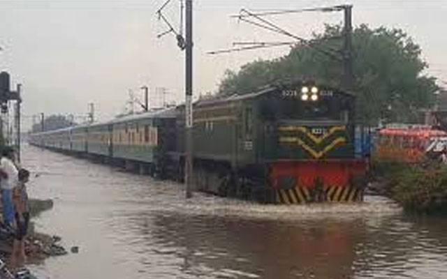 سیلابی صورتحال میں پاکستان ریلوے کو نقصان، بحالی کیلئے 14 کروڑ روپے کا تخمینہ