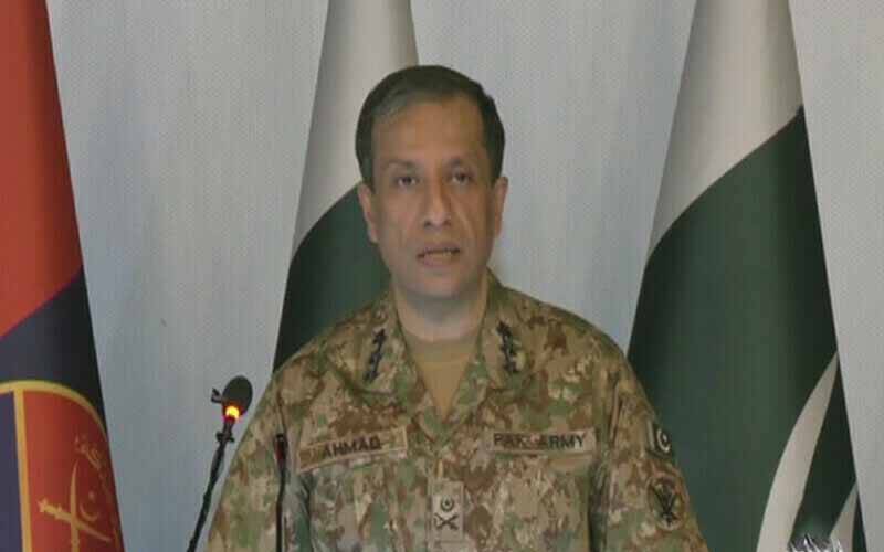 ڈی جی آئی ایس پی آر کابلوچستان یونیورسٹی آف انفارمیشن ٹیکنالوجی، انجینئرنگ اینڈ مینجمنٹ سائنسز کا دورہ  