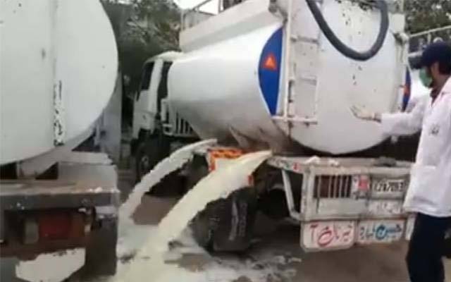  فوڈ اتھارٹی کا ملٹی نیشنل فوڈ چینز اور انڈسٹریز پر گرینڈ آپریشن ؛ لاکھوں لیٹر دودھ تلف؛ سینکڑوں ٹینکر ضبط
