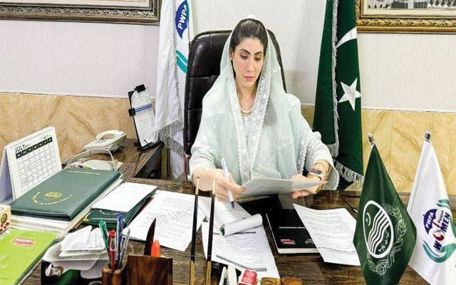سبزہ زار : بہنوئی کے ہاتھوں میاں بیوی کا قتل،حنا پرویز بٹ متاثرہ خاندان کے گھر پہنچ گئیں