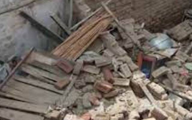 فیصل آباد:بارش کے باعث گھر کی چھت گر   گئی،2 بچے جاں بحق