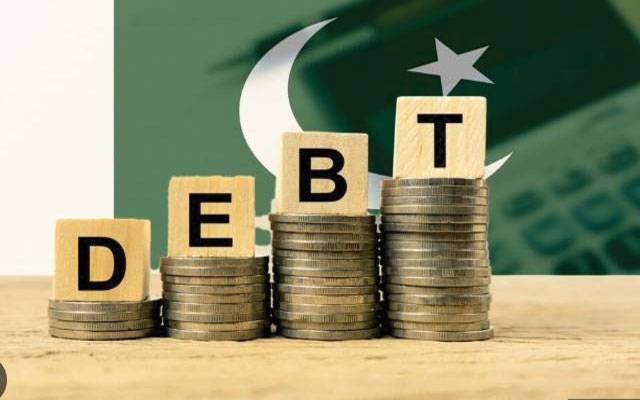 مرکزی حکومت کے قرضوں میں ایک ماہ میں 780 ارب روپے کی کمی