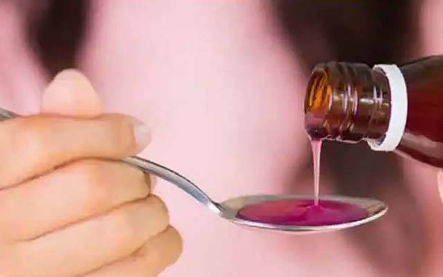 کھانسی کے سیرپ سے بچوں کی اموات؛ حکومت کو بھی ہوش آگیا 