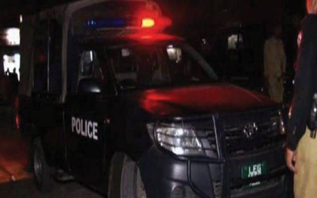  کاہنہ: مبینہ پولیس مقابلہ،زیر حراست ملزم اپنے ہی  ساتھیوں کی فائرنگ سے ہلاک