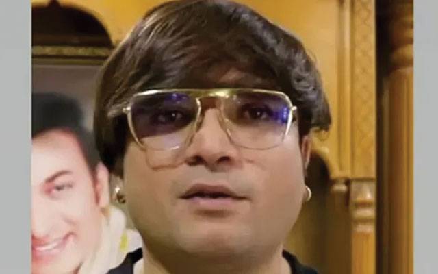 شراب پلا کر اداکارہ کی نجی ویڈیوز بنانے کے الزام میں بھارتی فلم پروڈیوسر گرفتار