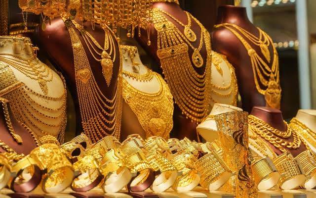 سونے کی قیمتیں آسمان کو چھونے لگیں 