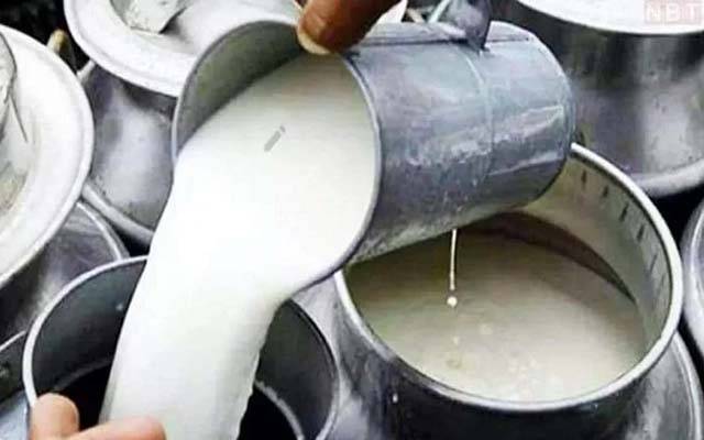 ڈیری فارمر کا دودھ 300 روپے فی لیٹر کرنے کا اعلان 