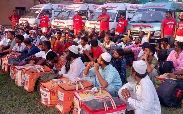 بھارتی قید سے رہاہونے والے 50 سے زائد پاکستانی ماہی گیر وطن پہنچ گئے 