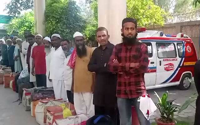 بھارت سے رہائی پانے والے 54 پاکستانی ماہی گیر کراچی روانہ 