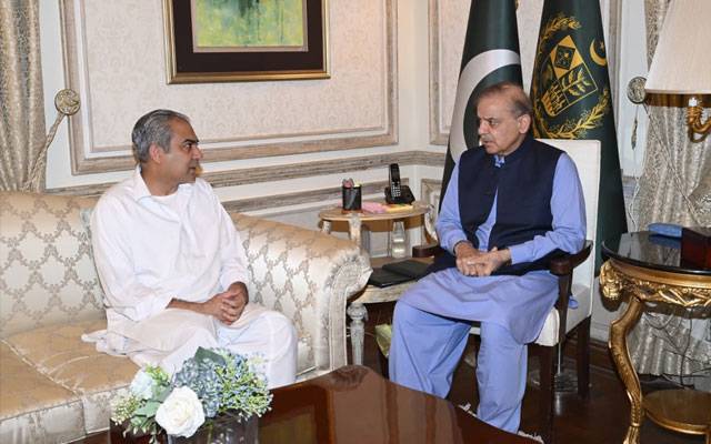 وزیراعظم سے وزیر داخلہ محسن نقوی کی ملاقات، امن و امان کی صورتحال سمیت اہم امور پر تبادلہ خیال 