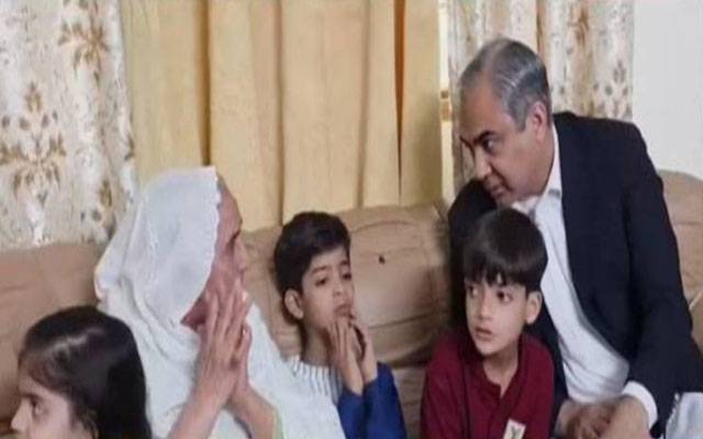 محسن نقوی کی لیفٹیننٹ کرنل جنید شہیدکے گھر حاضری